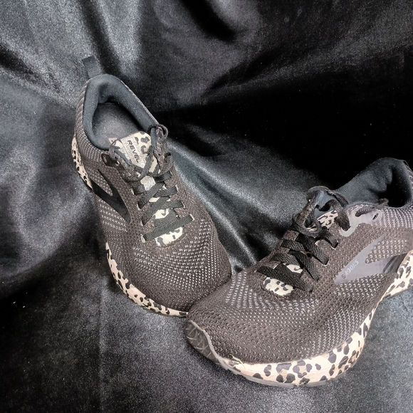 Brooks Black and White Athletic Shoes - Picture 12 of 14